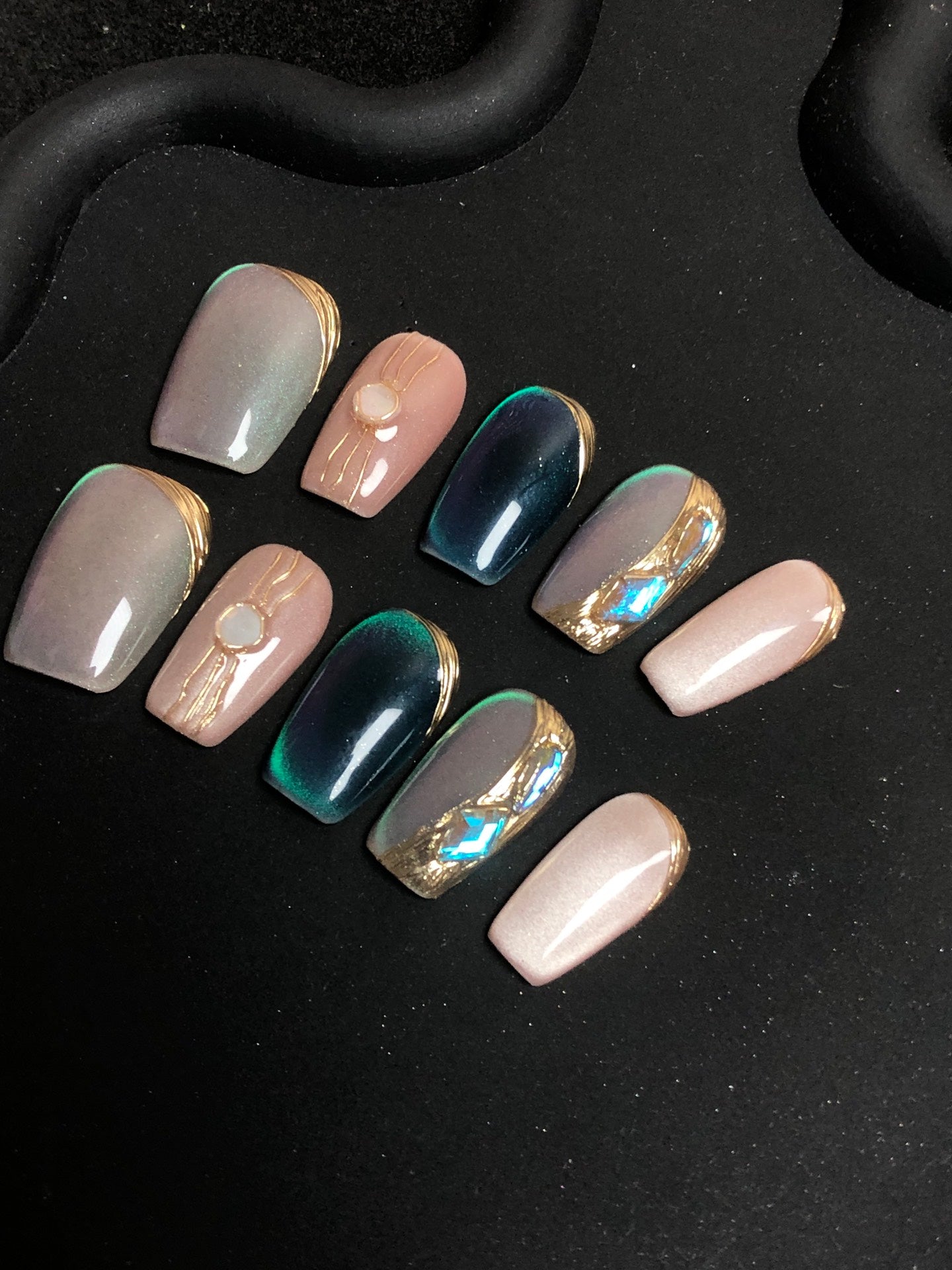 10 PCS Handmade Press-On Nails - Chic & Reusable Designs - MANDOTOS