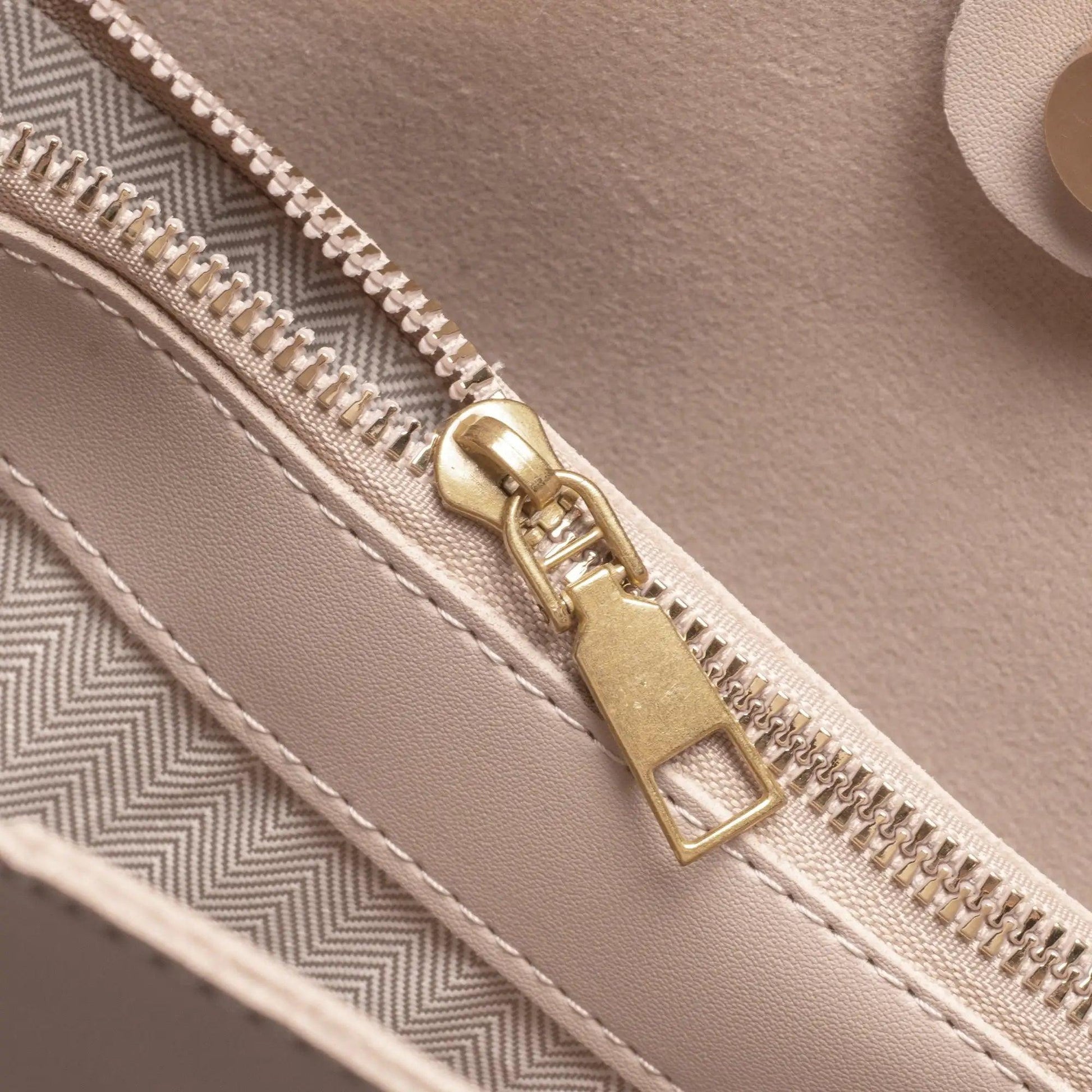 Olives Vegan Leather Tote - MANDOTOS