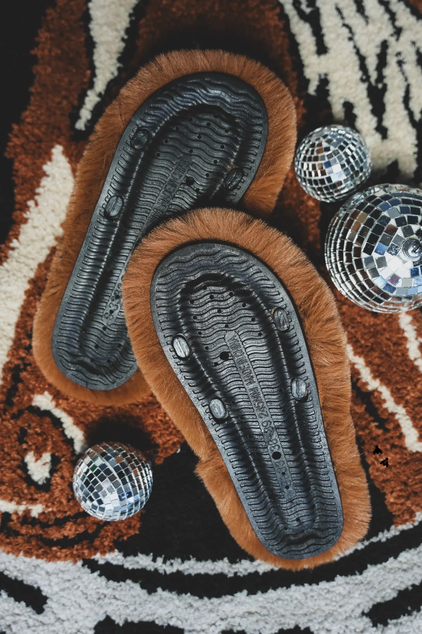 Cozy Fuzzy Slide Sandals with Western Buckle Details - Perfect for Black Friday & Vegas! -