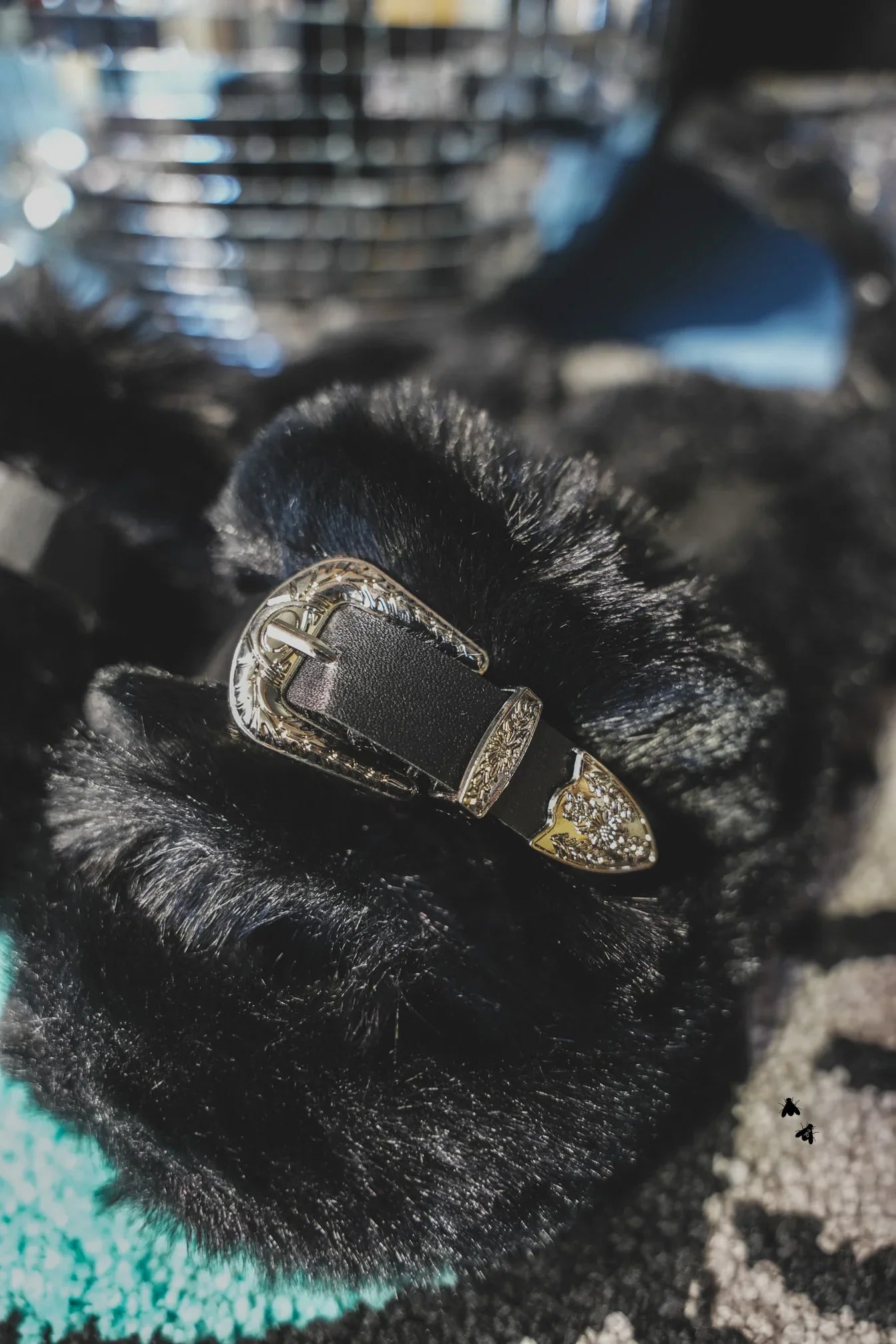 Cozy Fuzzy Slide Sandals with Western Buckle Details - Perfect for Black Friday & Vegas! -