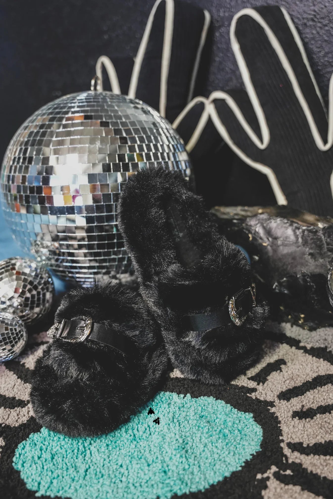 Cozy Fuzzy Slide Sandals with Western Buckle Details - Perfect for Black Friday & Vegas! -