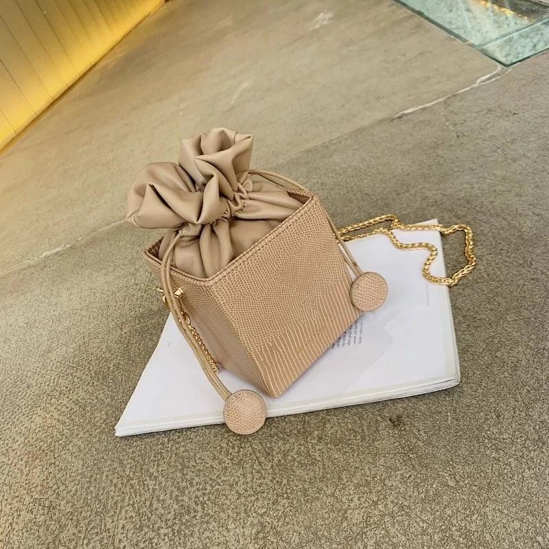 Chic Alligator Pattern Bucket Bag - MANDOTOS