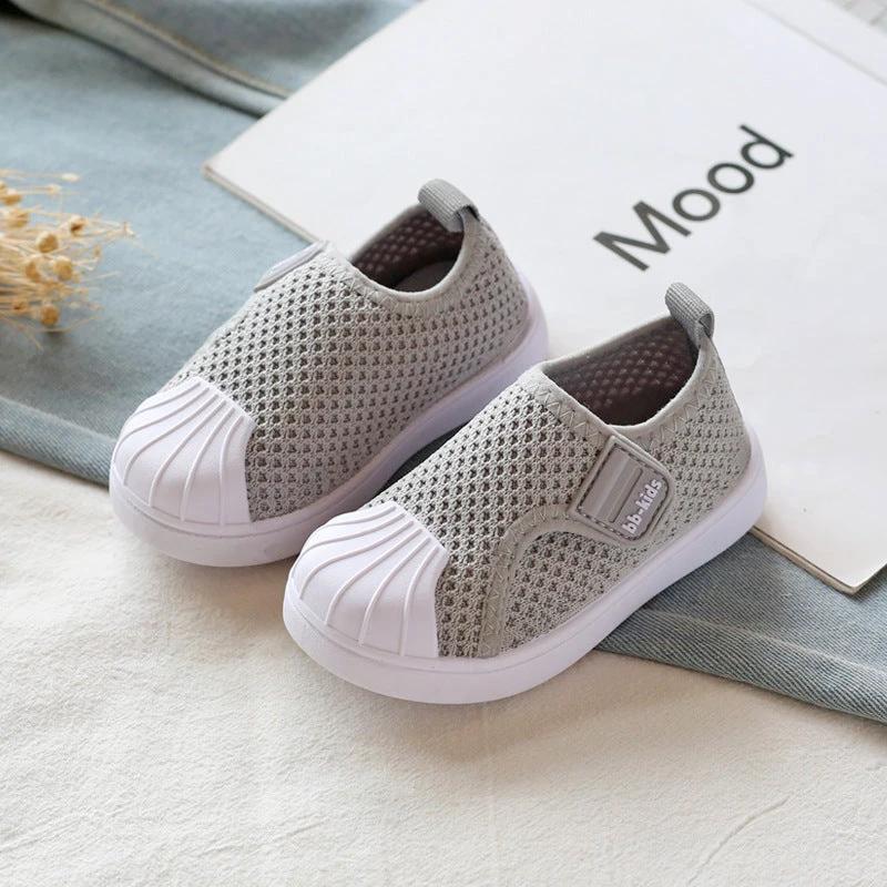 Mandotos girls and boys casual toddler shoes with soft soles, non-slip bottom, spring style, ideal for infants and young children.