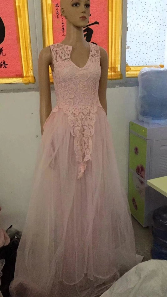 Mandotos sleeveless floral lace wedding dress with flower appliqués, romantic bridal gown featuring intricate lace details.