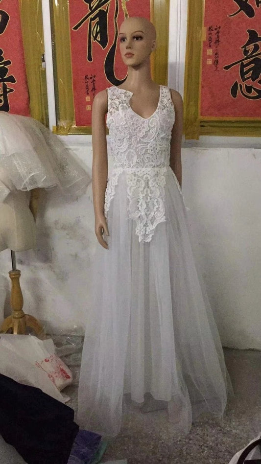 Mandotos sleeveless floral lace wedding dress with flower appliqués, romantic bridal gown featuring intricate lace details