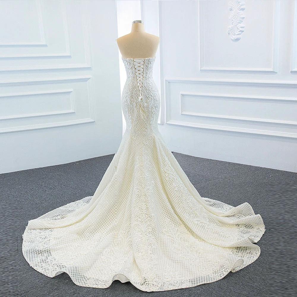 Mandotos wedding dress with two fishtail tail tube tops, featuring a thin, dreamy, and elegant design for special occasions.