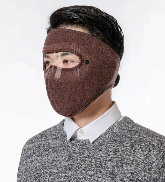 Mandotos Airy Outdoor Face Cover worn over nose and mouth, lightweight and breathable fabric for outdoor protection.