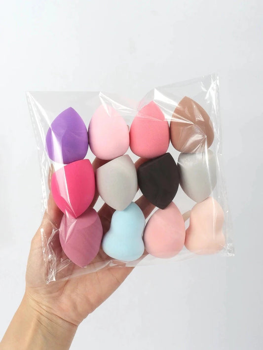 Mandotos beauty sponge set with 6 to 60 foundation mixing puffs in various sizes on a white background.