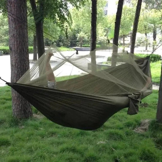 Mandotos bug-free camp hammock made of durable 210T nylon fabric, ideal for outdoor camping and insect protection.