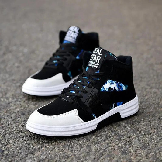 Mandotos camouflage high-top lace-up shoes with rugged design and sturdy soles, ideal for casual and outdoor wear.