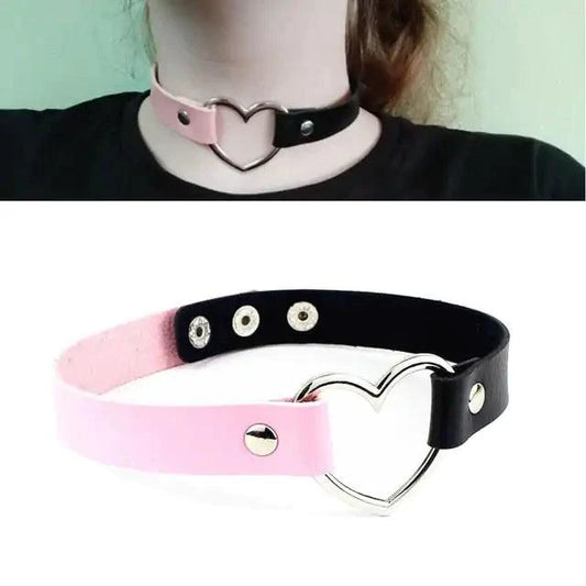 Mandotos chic leather collar with stylish design and adjustable buckle for pets or fashion accessories.