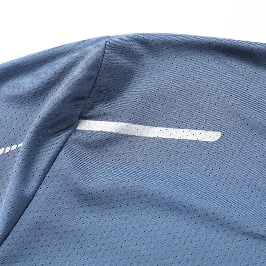 Mandotos men's quick dry running T-shirt in size M, breathable outdoor sports tee ideal for hiking, fishing, and summer activities.