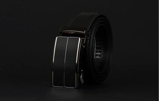Mandotos contemporary leather belt with sleek design and metal buckle, ideal for stylish casual or formal wear.