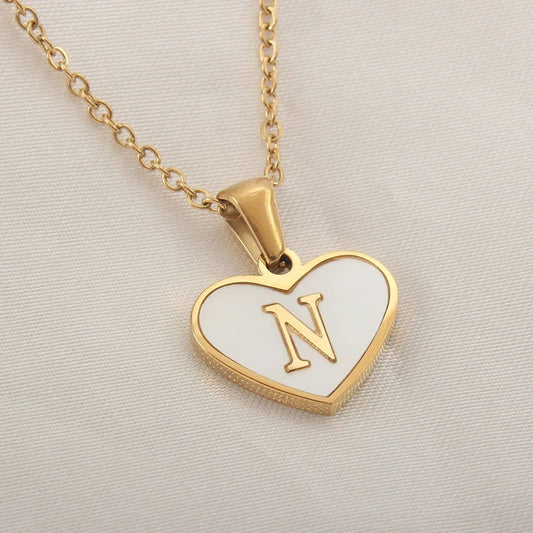 Mandotos white shell heart-shaped letter necklace with 26 letters, feminine clavicle chain jewelry for women, Valentine's Day gift