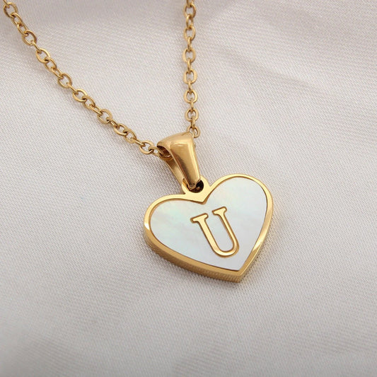 Mandotos 26-letter heart-shaped necklace with white shell accents, personalized clavicle chain jewelry for women, perfect for Valentine's Day