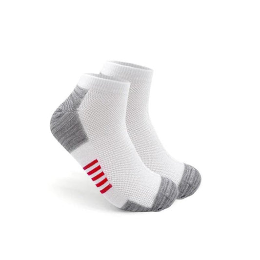 Mandotos durable sports socks in black and white, 12 pairs, breathable ankle and invisible styles for daily comfort.