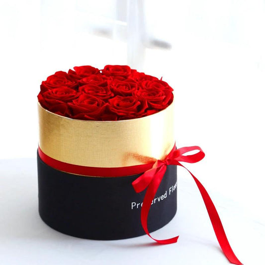 Mandotos preserved real roses in a box set, perfect as a romantic Valentine’s Day gift, showcasing elegant eternal floral arrangement.