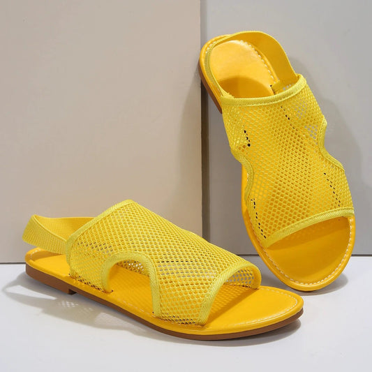 Mandotos mesh summer sandals for women and men, breathable casual flat shoes, ideal for beach wear and warm weather.