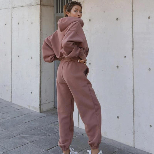 Mandotos women's autumn and winter casual hoodie coat and sports suit, featuring a cozy, stylish design for cold weather.