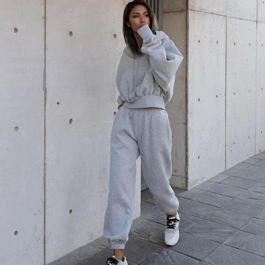Mandotos women's autumn and winter casual hoodie coat with sports suit, featuring a cozy, stylish design for cold weather wear.