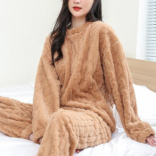 Mandotos thickened coral velvet winter pajamas set with warm, cozy homewear for cold weather.