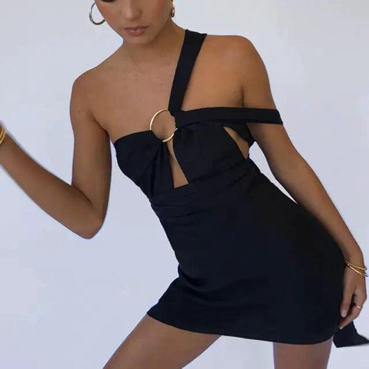 Elegant sleeveless dress from MANDOTOS featuring a fitted silhouette and classic design, perfect for stylish occasions.