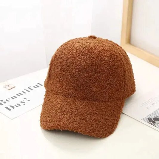 Mandotos fall style baseball hat with a warm, autumn-inspired design and adjustable strap, perfect for casual fall outfits.