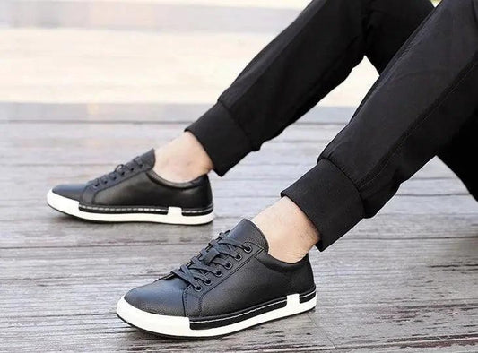 Mandotos handmade men's casual trainer shoes with closed toe, featuring a sleek design and comfortable fit.