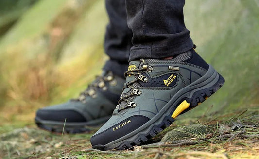 Mandotos International men's waterproof leather winter snow boots, outdoor hiking and work shoes, size 39-47, super warm and durable.