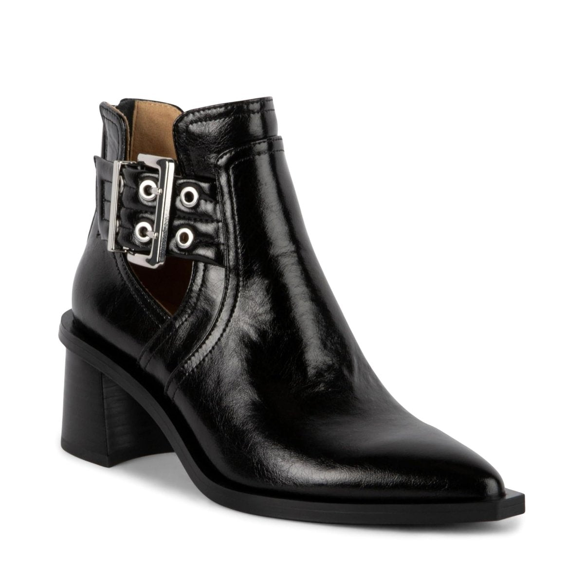 Steve Madden Gatewood chic ankle boots by Mandotos International, stylish black leather boots with block heels and sleek design