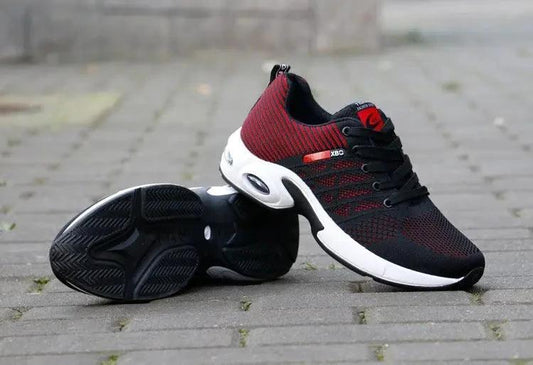 Mandotos men's casual outdoor shoes, breathable work shoes with comfortable design and sturdy sole for everyday wear.