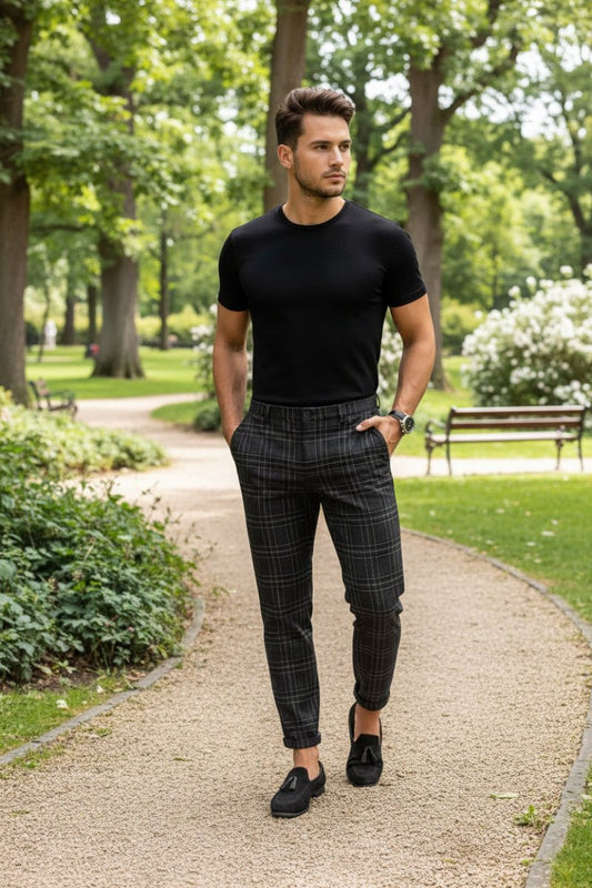 Mandotos men's plaid print casual trousers with loose fit and thin fabric, suitable for relaxed and comfortable wear.