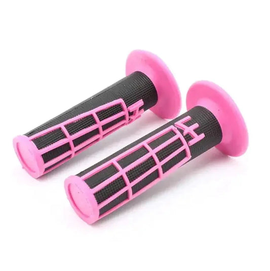 Mandotos UrbanCycle lock-on bicycle grips with ergonomic design and secure metal clamp for comfortable riding.
