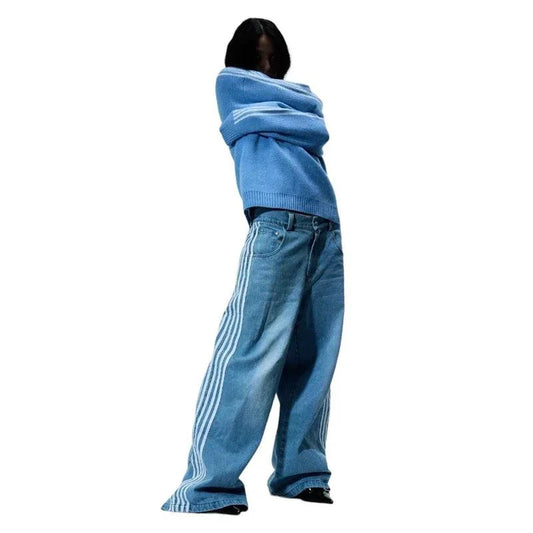 Mandotos Y2K baggy jeans with vintage striped embroidery, wide-leg fit, casual streetwear style for men and women.