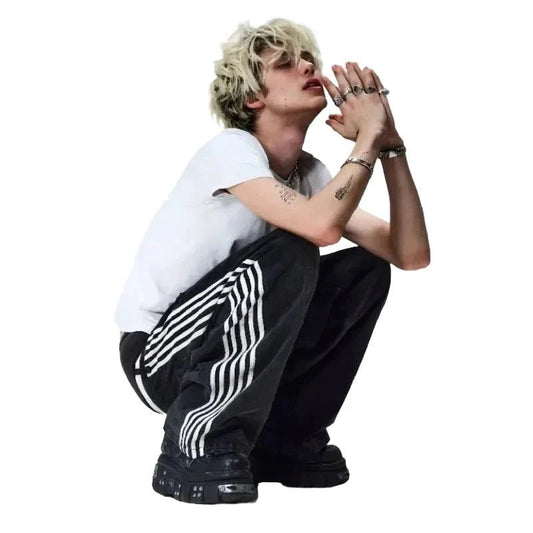 Mandotos Y2K baggy jeans with embroidered stripes, wide-leg denim, streetwear style for men and women.