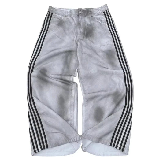 Mandotos Y2K baggy jeans with embroidered stripes, wide-leg denim streetwear pants for men and women, casual hip-hop style.