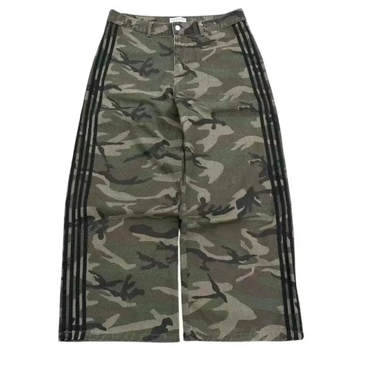Mandotos Y2K baggy denim jeans with embroidered striped details, wide-leg fit, suitable for hip hop streetwear for men and women.