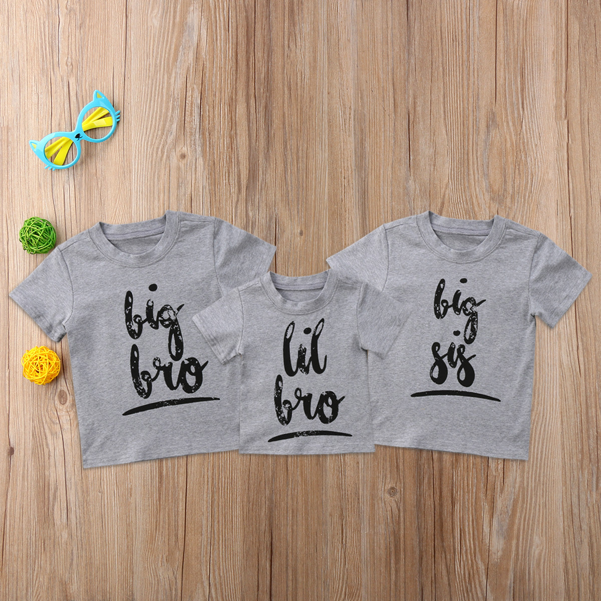 Gray kids' matching sibling T-shirts: big bro, lil bro, big sis — perfect for family photos