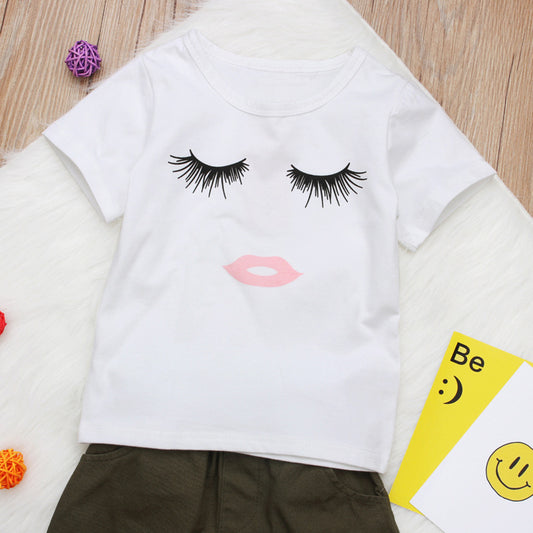 White kids t-shirt with eyelash and lip print, cute fashion top for children