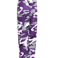 Purple camouflage cargo pants with elastic cuffs and side pockets, stylish streetwear fashion