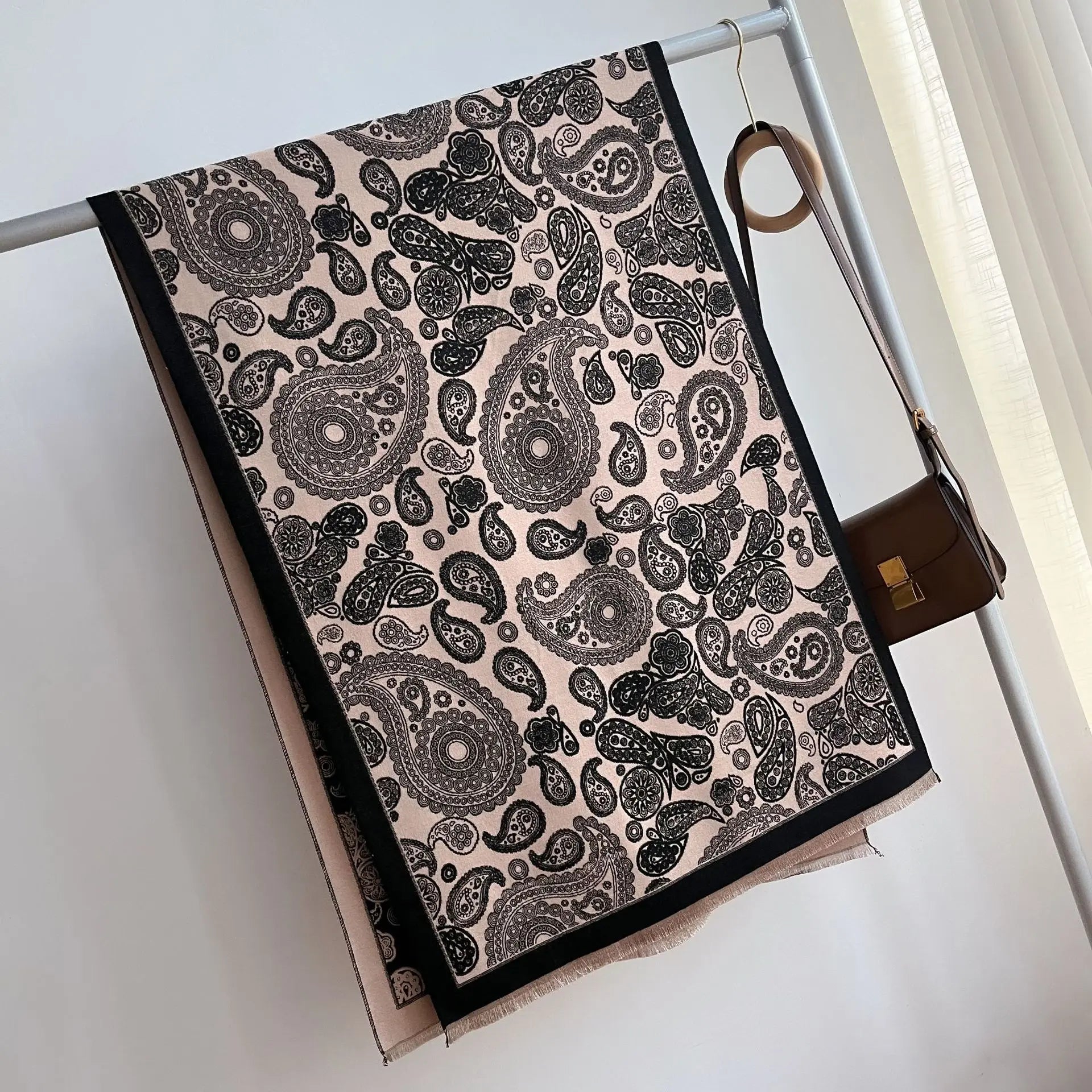 Luxurious Double-Sided Jacquard Scarves - Cashew Flower Paisley Design - MANDOTOS