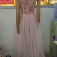 Sleeveless Floral Lace Wedding Dress - Romantic Bridal Gown with Flower Appliqués