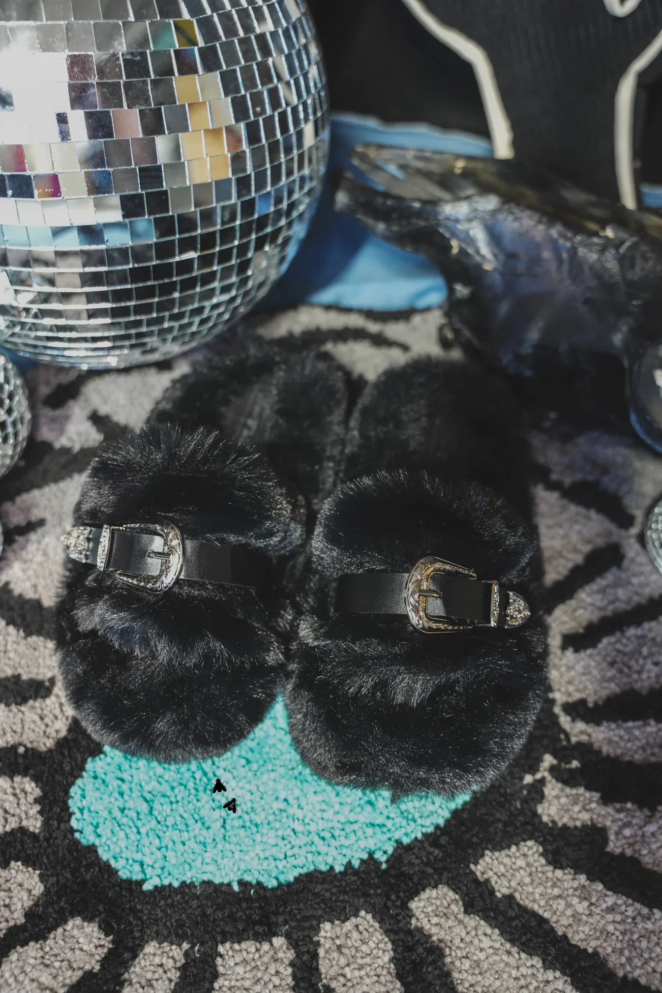 Cozy Fuzzy Slide Sandals with Western Buckle Details - Perfect for Black Friday & Vegas! -