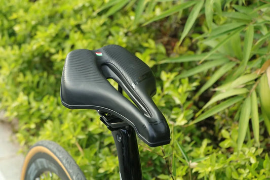 Racing Bicycle Saddle Training Grade Man Road Tt TimeTrial Triathlon Bike Lightweight Cushion Seat