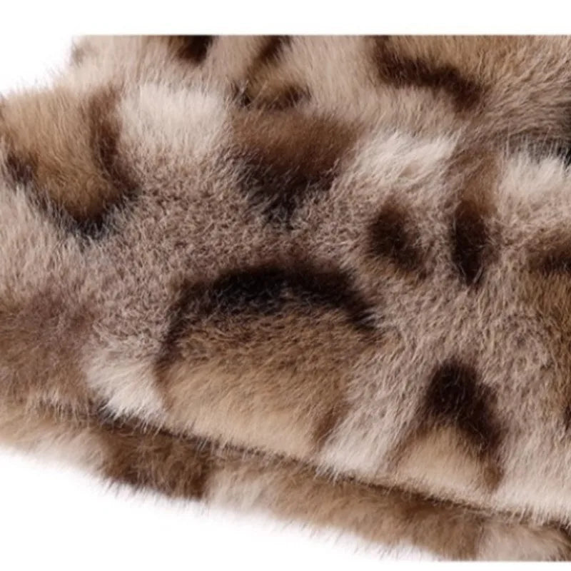 Leopard print plush teddy bear hat for women, sweet and cute, thick and warm, retro and versatile, hooded beanie.