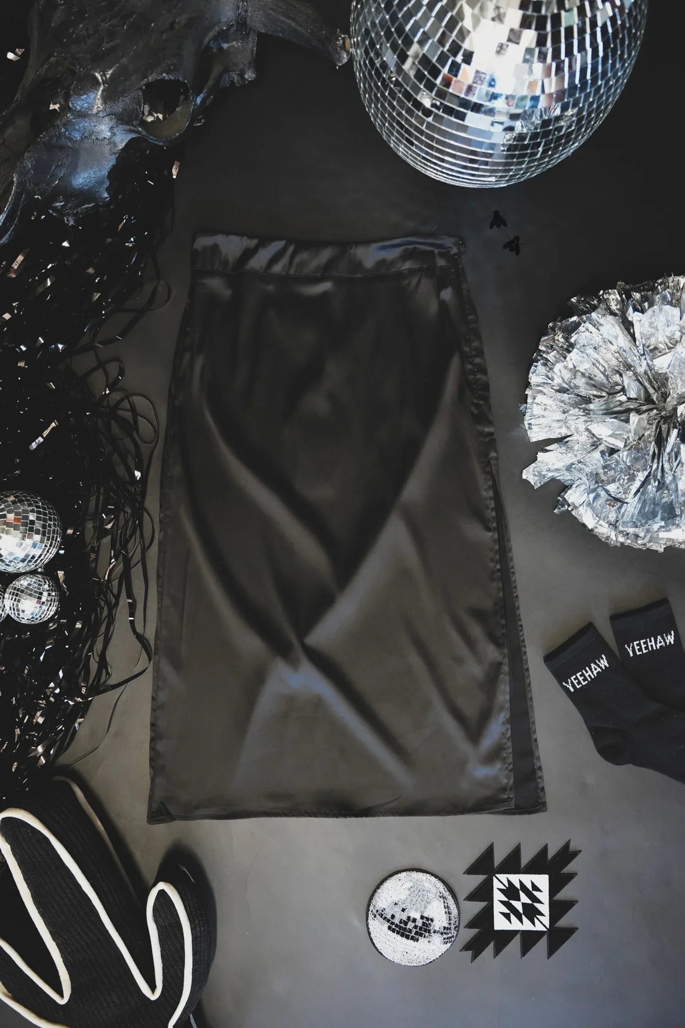 Satin Crown Skirt - Versatile style for every occasion -