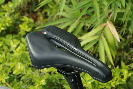 Racing Bicycle Saddle Training Grade Man Road Tt TimeTrial Triathlon Bike Lightweight Cushion Seat