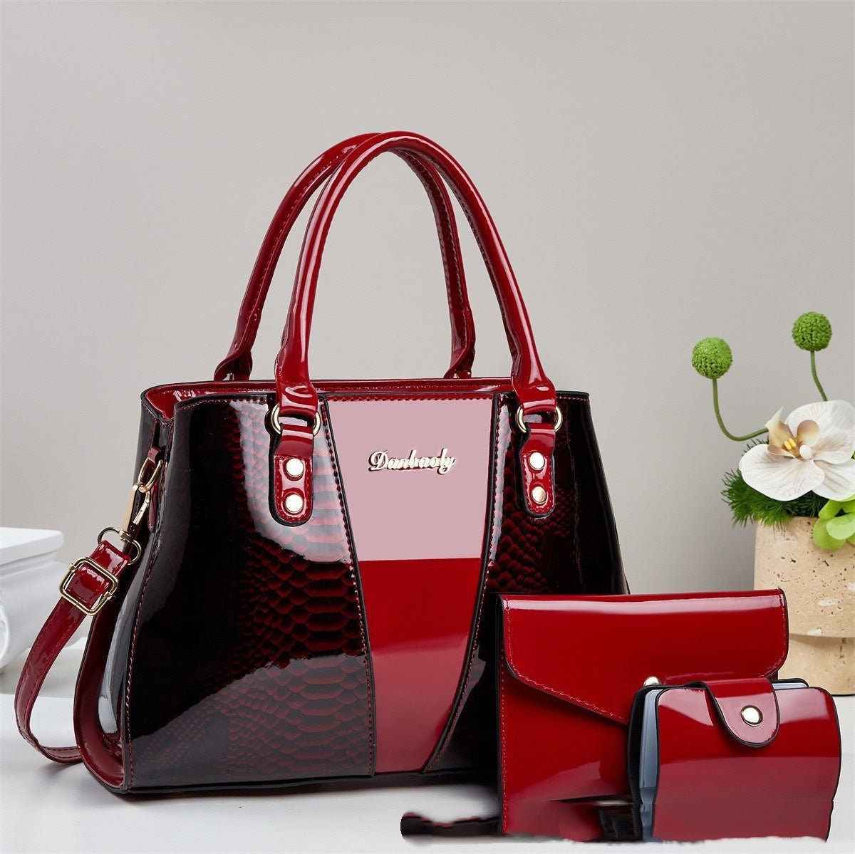 Ancient Energy large-capacity snakeskin pattern shoulder and crossbody tote bag with spacious interior and stylish design.
