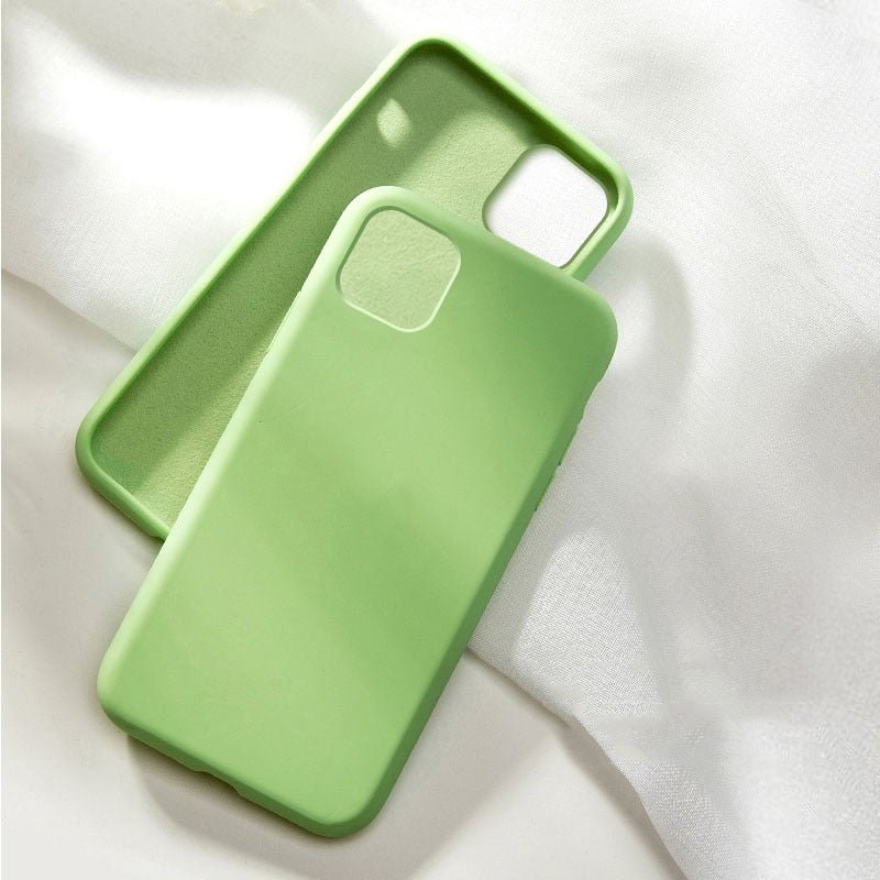 Ancient Energy liquid silicone mobile phone case accessories full package box, including case, screen protector, and cleaning tools.