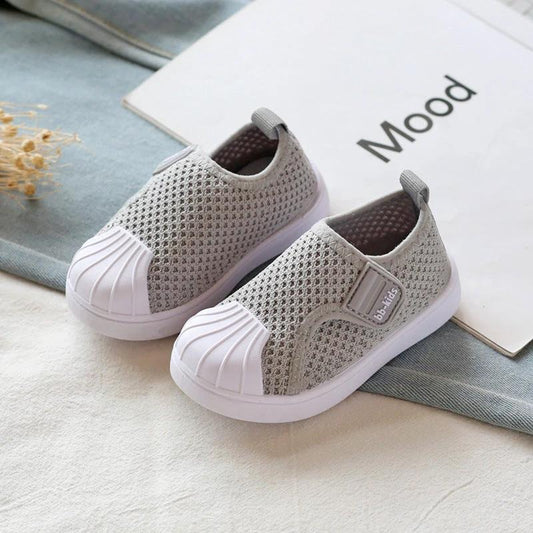 Mandotos girls and boys casual toddler shoes with soft soles, non-slip bottom, spring style, ideal for infants and young children.